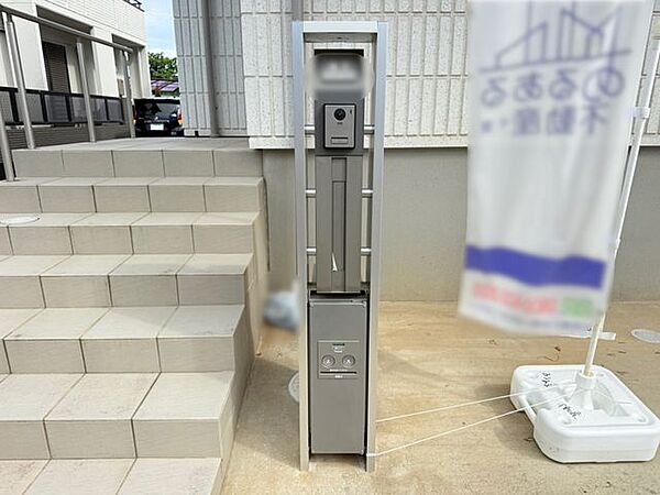 宅配ボックス完備。お仕事が忙しく不在が多い方も楽しみな荷物がスムーズに受け取れます。