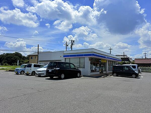 ローソン八千代米本店 徒歩10分。 740m