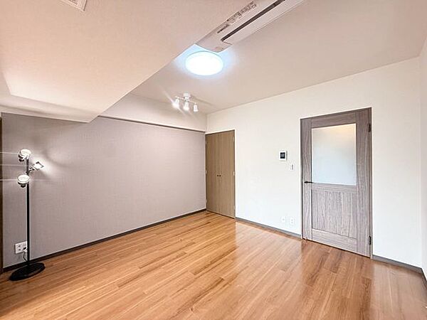 自然光の入り方、時間帯による明るさの違いなど、体感して初めてわかる発見があります。