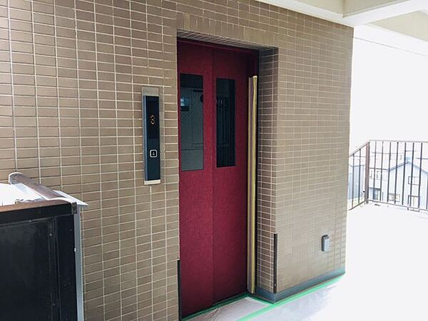 エレベーター付きでお子様からお年寄りまでお荷物があっても安心。
