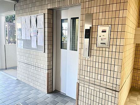 エレベーター付きでお子様からお年寄りまでお荷物があっても安心。