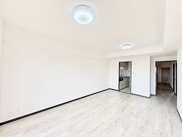 自然光の入り方、時間帯による明るさの違いなど、体感して初めてわかる発見があります。