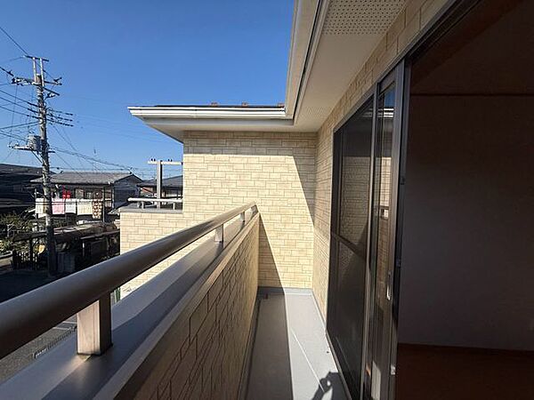周辺は大きな建物も無く、開放的なバルコニーです。