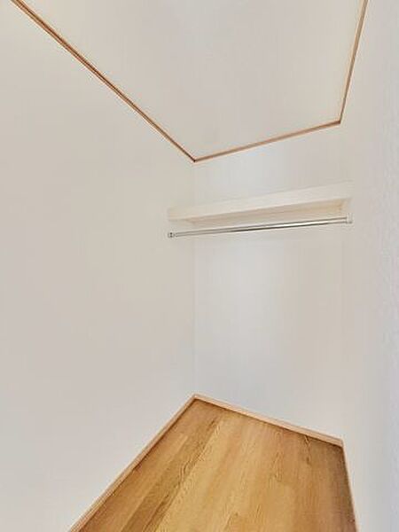 小屋裏収納付き。