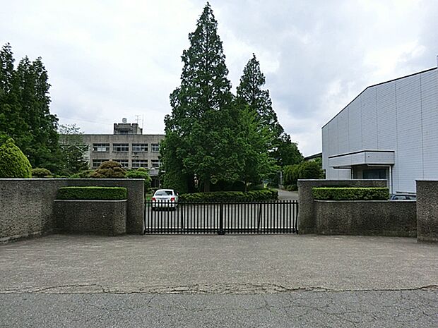 千代田中学校まで920ｍ