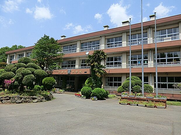 加曽利中学校まで1600ｍ