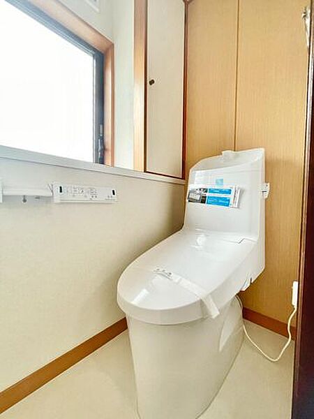 快適なウォシュレット機能付きトイレ！