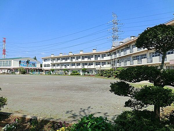 山梨小学校　徒歩5分　400ｍ