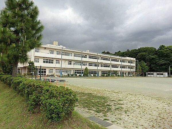 旭中学校　　徒歩20分　1600ｍ
