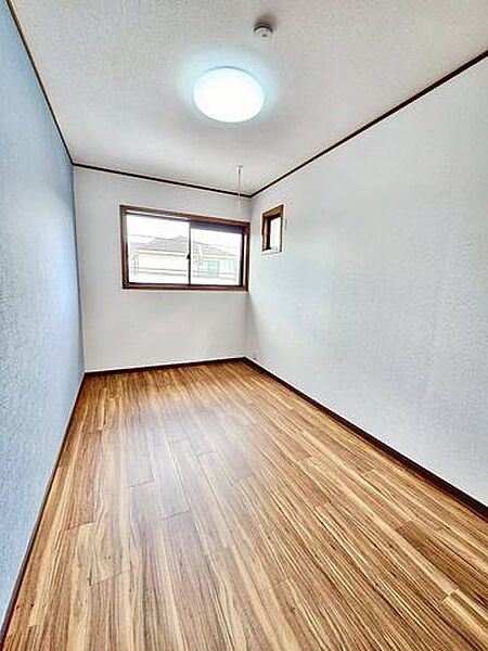 理想のイメージを形にしやすいシンプルなお部屋