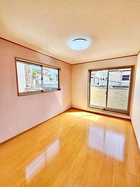理想のイメージを形にしやすいシンプルなお部屋
