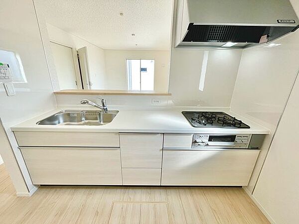 立って、振り向いて、動いてみてください。料理する自分を想像すると実感がわきますよ！