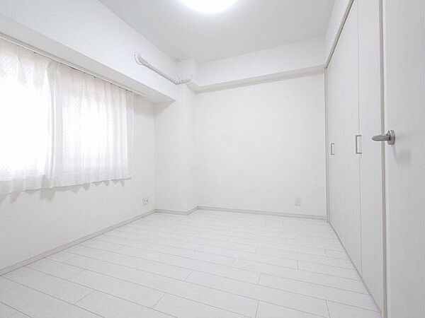 【洋室約5.1帖】理想のイメージを形にしやすいシンプルなお部屋【AI家具消ししております】