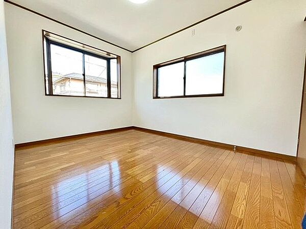 理想のイメージを形にしやすいシンプルなお部屋