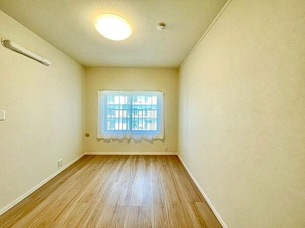 理想のイメージを形にしやすいシンプルなお部屋