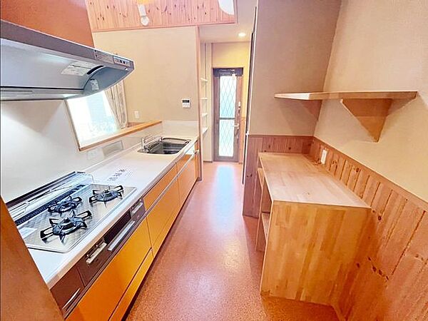 カウンターの高さや動線は、実際にたってみると「合う・合わない」が分かります！