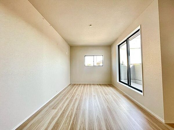 バルコニーサイドのお部屋で採光・風通りも良好