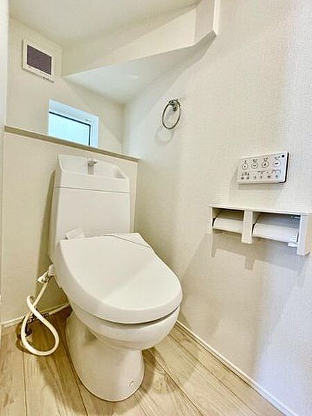 快適なウォシュレット機能付きトイレ！