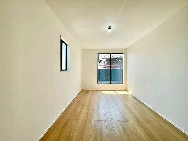 バルコニーサイドのお部屋で採光・風通りも良好