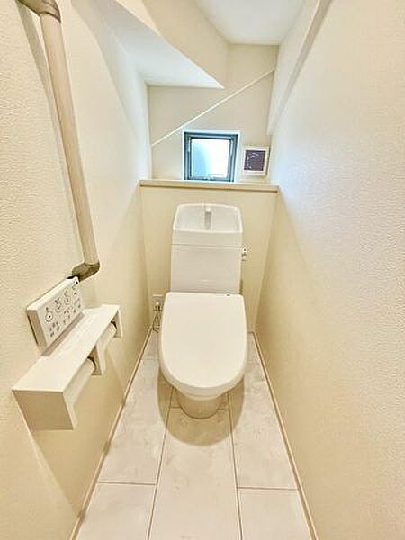 快適なウォシュレット機能付きトイレ！