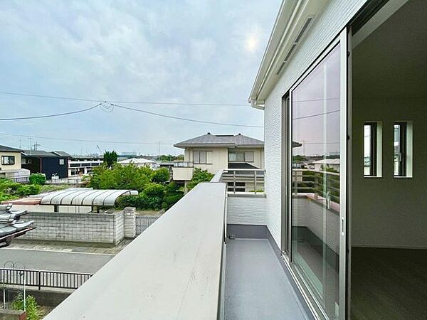 2面バルコニーで採光通風良好