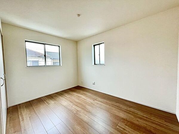 理想のイメージを形にしやすいシンプルなお部屋