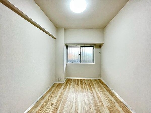 理想のイメージを形にしやすいシンプルなお部屋