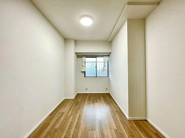 理想のイメージを形にしやすいシンプルなお部屋