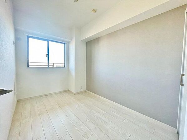 理想のイメージを形にしやすいシンプルなお部屋