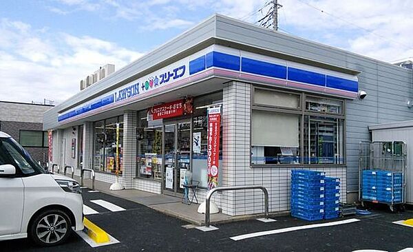 コンビニ ローソン　　　　　　徒歩8分　　596ｍ