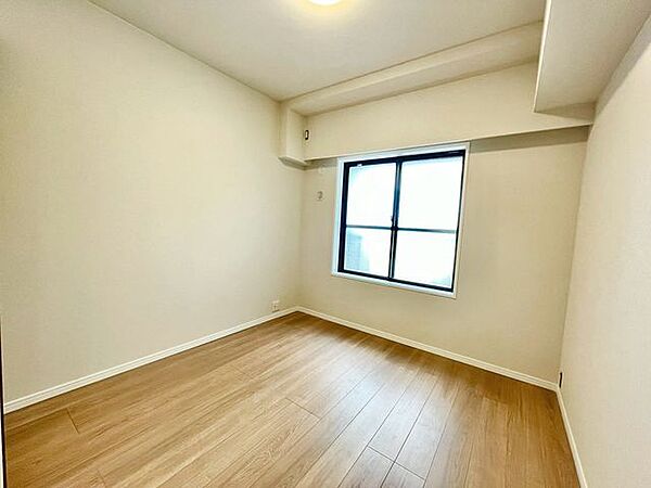 理想のイメージを形にしやすいシンプルなお部屋