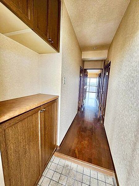 たくさん収納できる下駄箱で玄関まわりもスッキリ片付きます