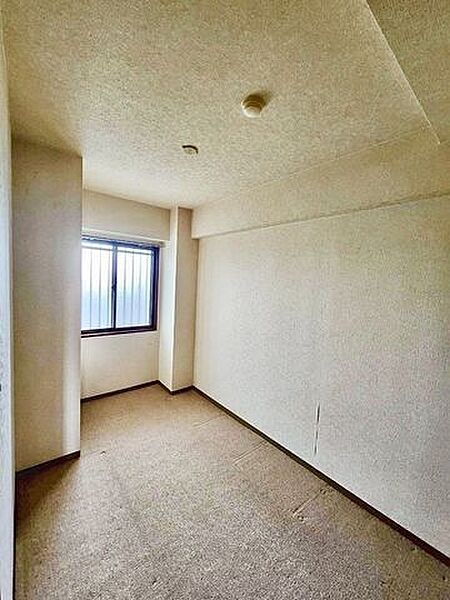 理想のイメージを形にしやすいシンプルなお部屋