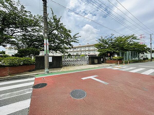 四街道市立山梨小学校 徒歩8分。 620m