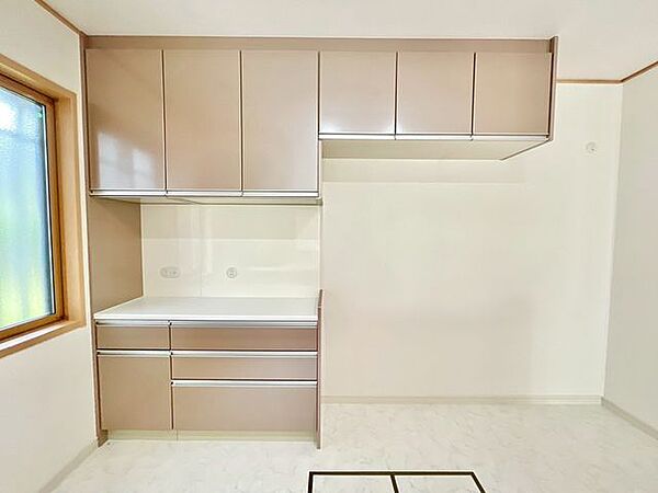 立って、振り向いて、動いてみてください。料理する自分を想像すると実感がわきますよ！