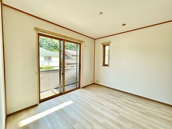 理想のイメージを形にしやすいシンプルなお部屋」
