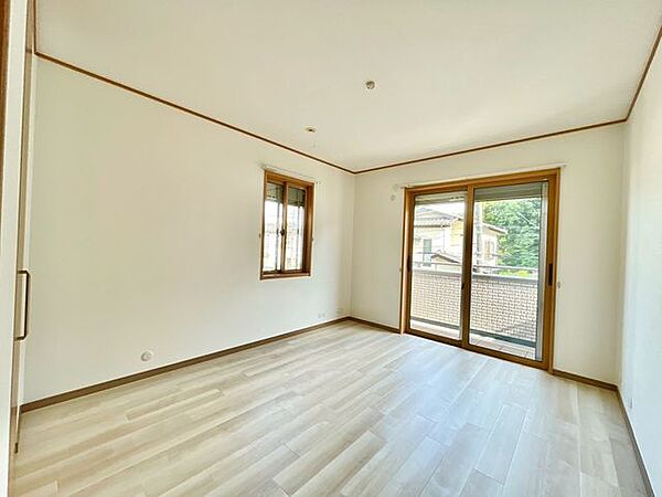 理想のイメージを形にしやすいシンプルなお部屋」