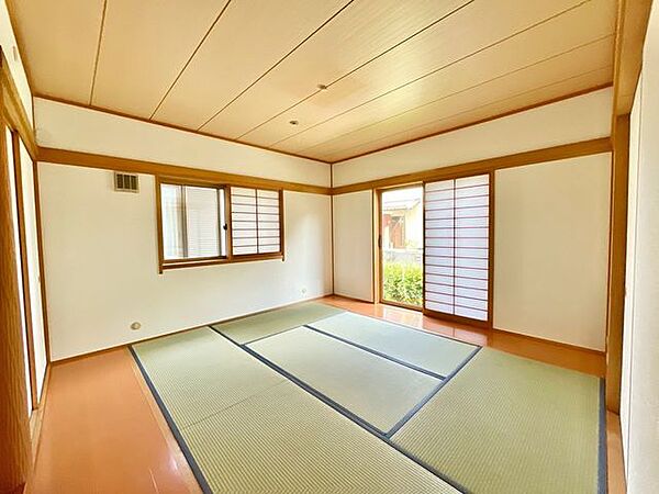 落ち着いた雰囲気の和室ではゆっくりとすごせます