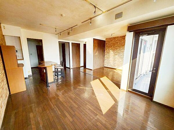 自然の入り方、時間帯による明るいさの違いなど、体感して初めてわかる発見があります。