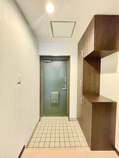 たくさん収納できる下駄箱で玄関まわりもスッキリ片付きます
