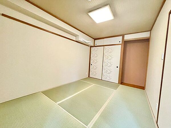落ち着いた雰囲気の和室ではゆっくりとすごせます