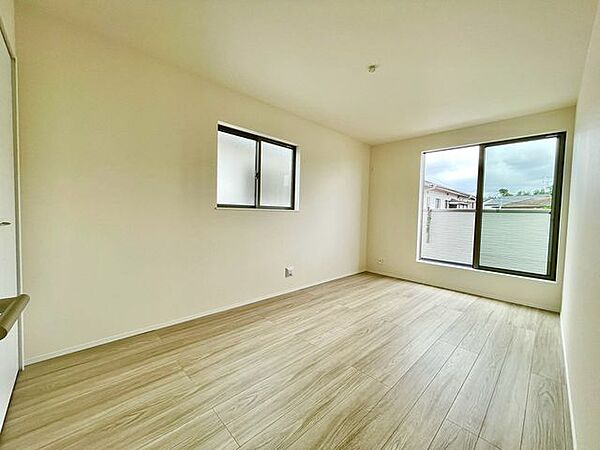 バルコニーサイドのお部屋で採光・風通りも良好