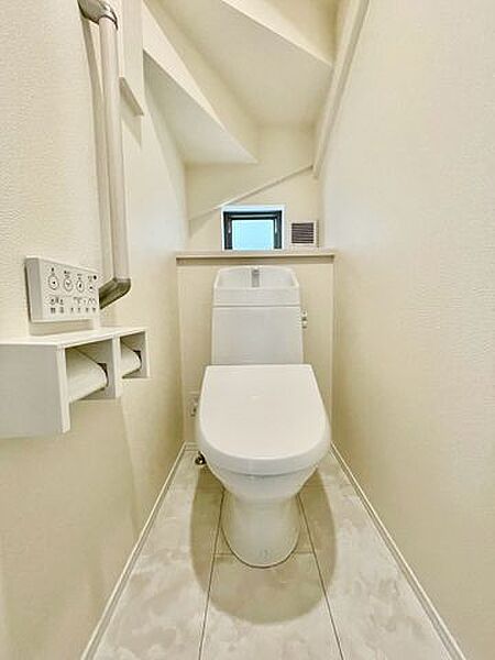 快適なウォシュレット機能付きトイレ！