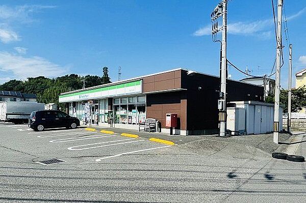 ファミリーマート佐倉臼井台店 徒歩6分。 460m