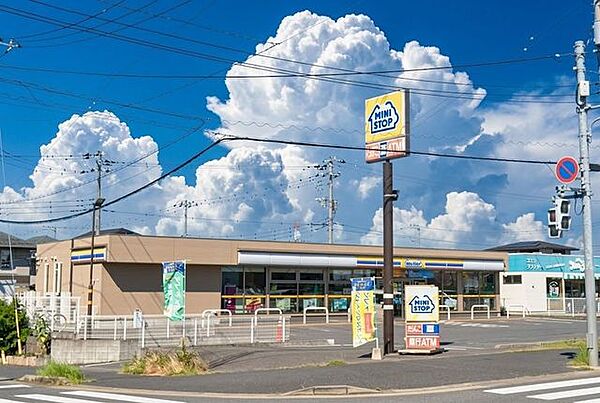 ミニストップ西ユーカリが丘5丁目店 徒歩6分。 440m