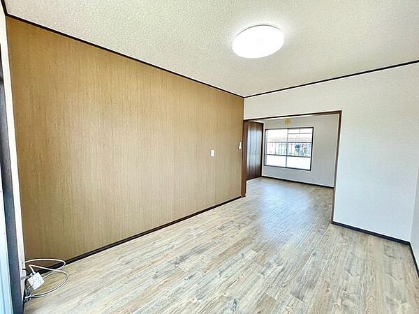理想のイメージを形にしやすいシンプルなお部屋