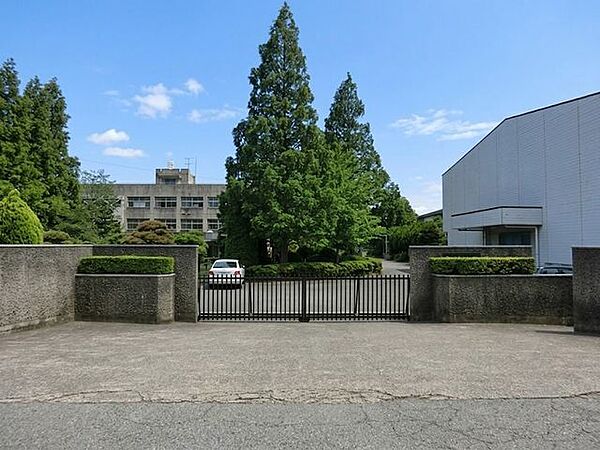 四街道市立千代田中学校 徒歩8分。 580m