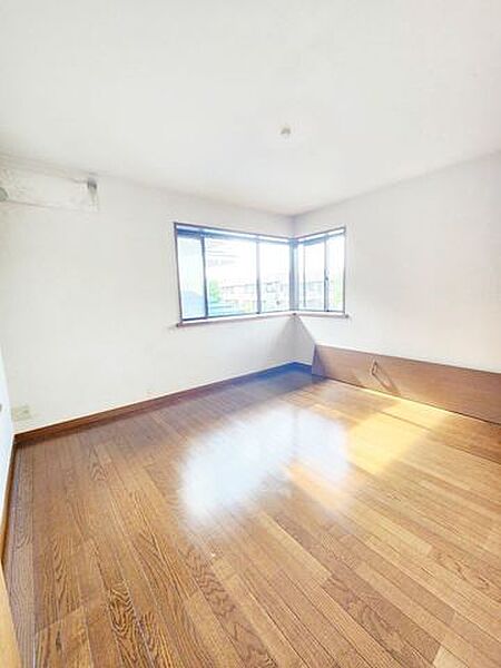理想のイメージを形にしやすいシンプルなお部屋
