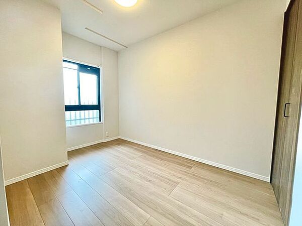 理想のイメージを形にしやすいシンプルなお部屋