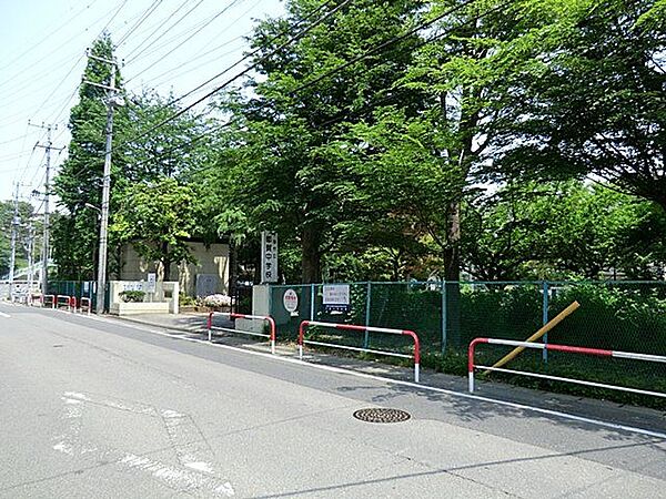 都賀中学校まで1300ｍ